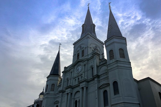 Adults Only Haunted Pub Crawl in New Orleans - Lafitte’s Blacksmith Shop makes the best bar stop