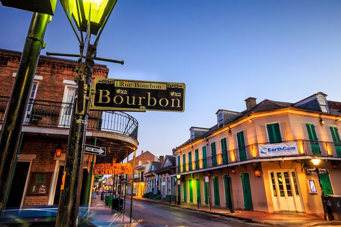Adults Only Haunted Pub Crawl in New Orleans - The LaLaurie Mansion is a chilling outside stop