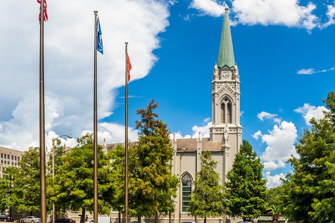 Baton Rouge Historic Downtown Self-Guided Audio Walking Tour - Louisiana’s State Capitol and the Huey Long story