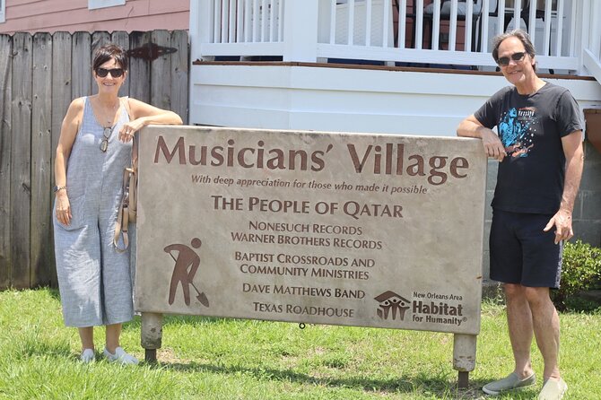 Citywide Driving Tour with Local Jazz Musician - A small group makes the citywide format work