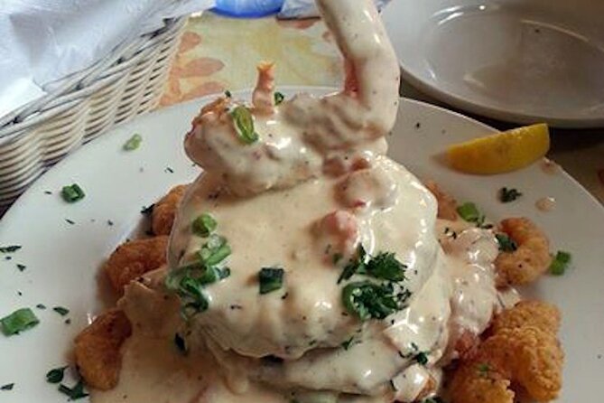 Food Tour of New Orleans Garden District: Group of Nine or Less - More Than Eating: Shops, Art, and Local Character