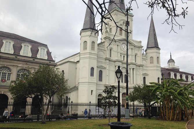 French Quarter Haunted Excursion In New Orleans - The guides make the biggest difference