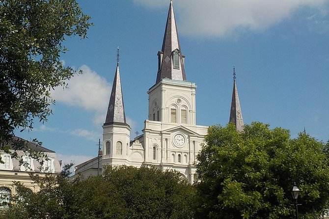 French Quarter History Tour with Cafe Du Monde - Jackson Square, the French Market, and photo stops
