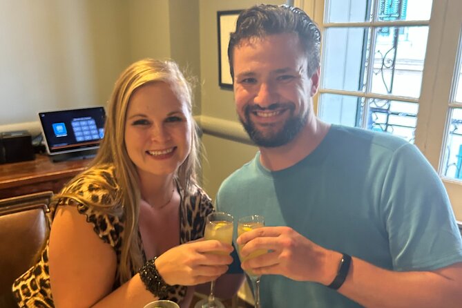 French Quarter Small-Group Cocktail and Foodie Crawl - Guides are a major part of the value