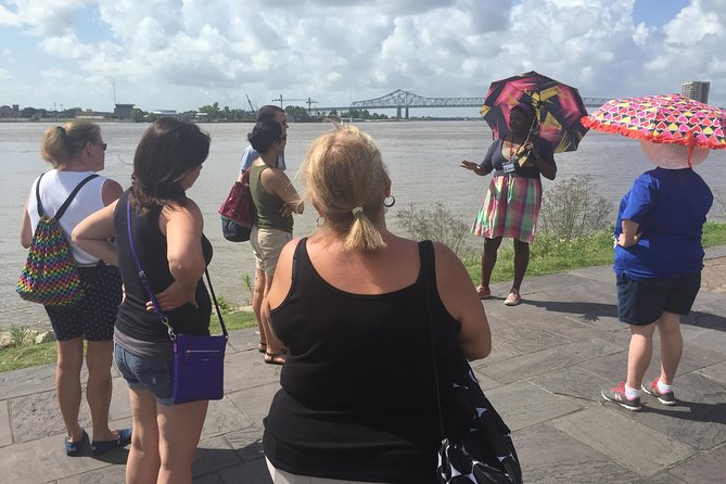 French Quarter Walking Tour in New Orleans - Reading the French Quarter one building at a time