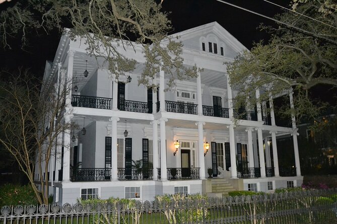 Garden District and Gates of Lafayette Cemetery Walking Tour - Reading the Garden District One House at a Time