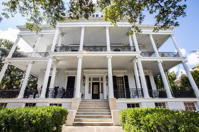 Garden District History and Homes Walking Tour - Celebrity homes without the celebrity-tour treatment
