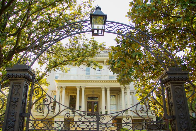 Garden District Secrets and Scandals Tour - Starting at Lafayette Cemetery No. 1