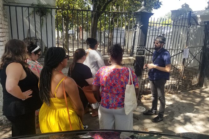 Garden District Secrets and Scandals Tour - Walking the Garden District’s grand homes