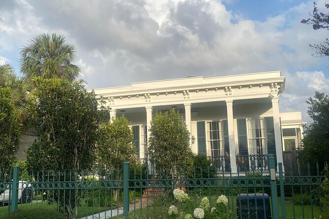 Historic Carrollton Neighborhood Walking Tour - Riverboat captains, the World’s Fair, and the working river