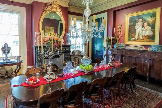 Houmas House Estate and Gardens Guided Tour - Inside the mansion: antiques, art, and film history