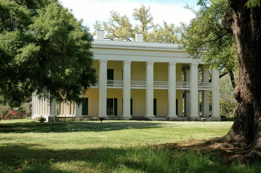Louisiana: Laura, Oak Alley, or Whitney Plantation Tours - Which plantation should you choose?