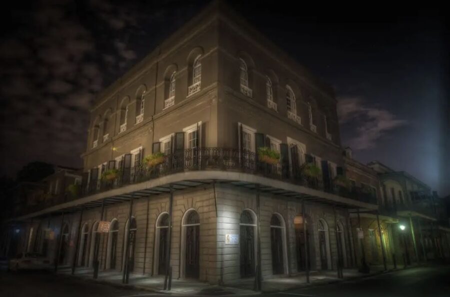 New Orleans: 1.5-Hour Infamous Women Night Tour - Gallatin Street and the crime behind the legends