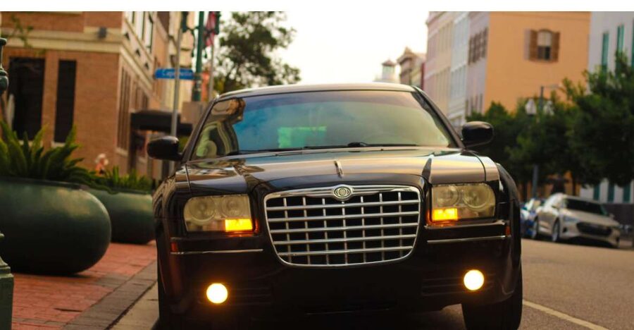 New Orleans: 1-Way Private Airport Transfer - Meeting your driver at the airport