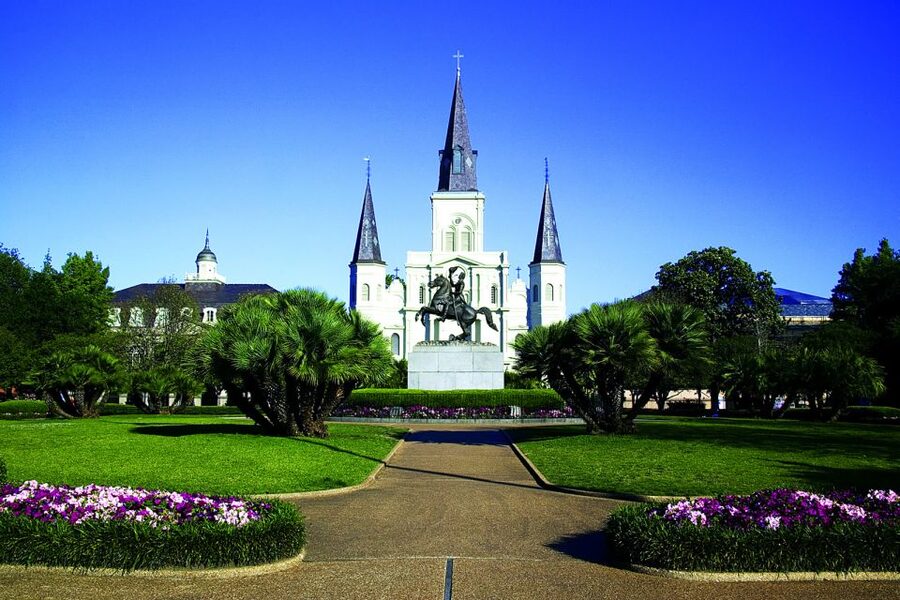 New Orleans: 2-Hour 15-Minute City and Cemetery Tour by Bus - Bayou St. John and the road toward Lake Pontchartrain