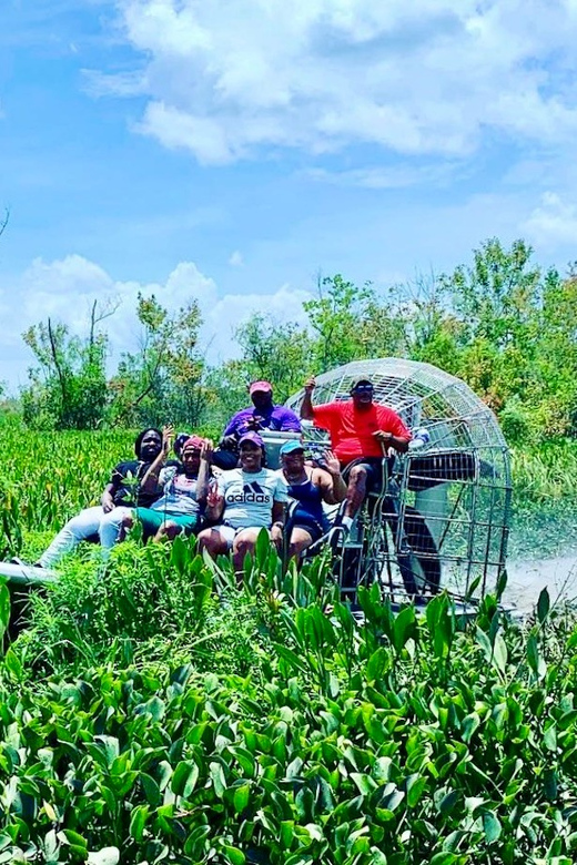 New Orleans: 6 Passenger Premium Airboat Swamp Tour - What the six-passenger airboat feels like