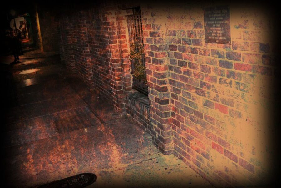 New Orleans: Adults Only Haunted Ghost Tour - Finishing near Lafitte’s Blacksmith Shop