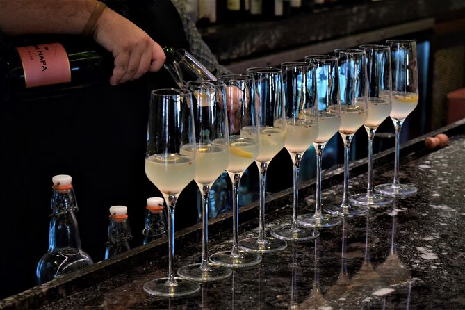 New Orleans Award Winning Cocktail Tour of the French Quarter - What the $20 price really covers