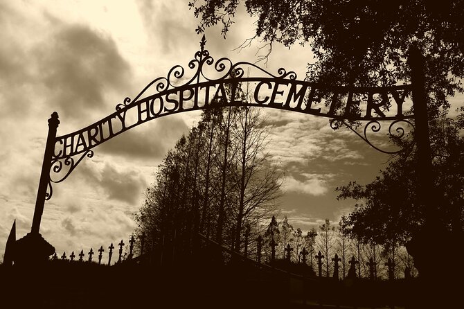 New Orleans Cemetery and Paranormal Investigation Bus Tour - Why this $30 night tour can be worth your time