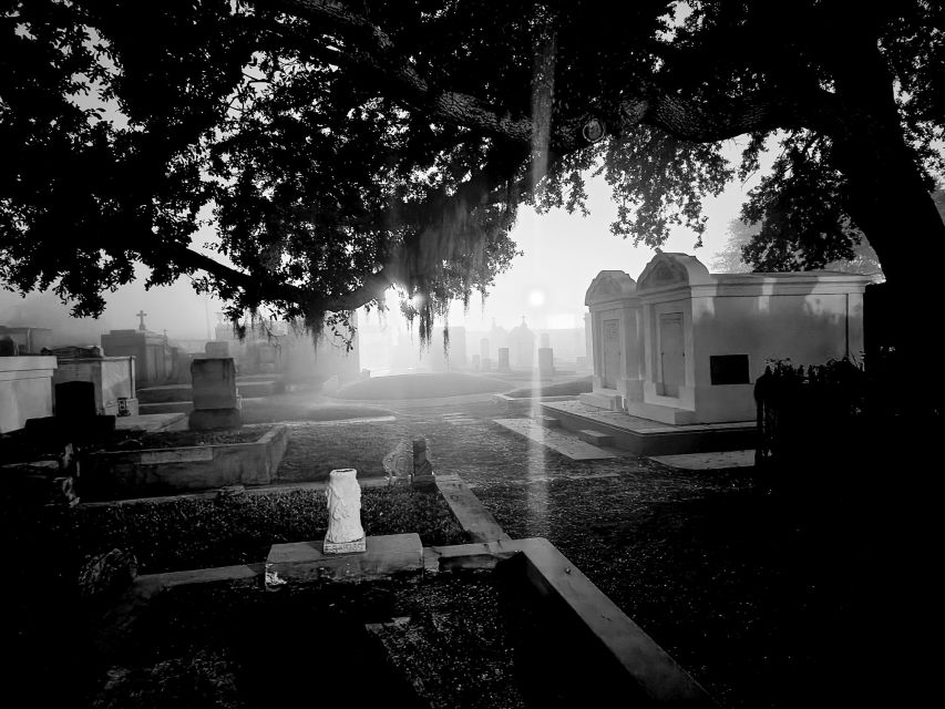 New Orleans: Cemetery Bus Tour At Dark with Exclusive Access - Key points to know before you go