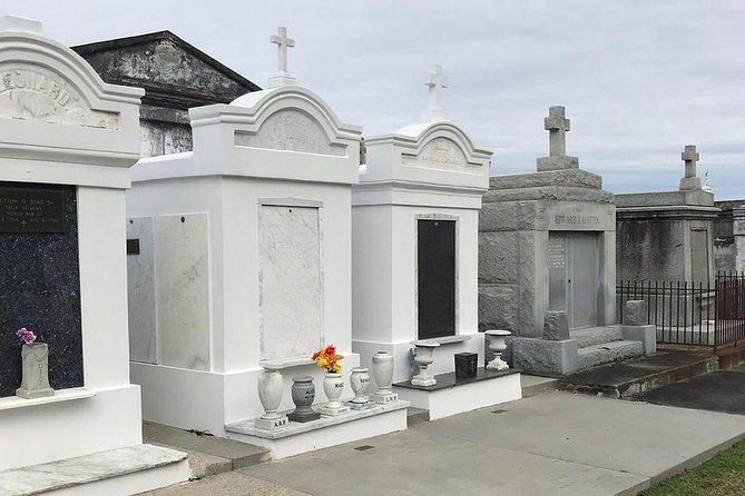 New Orleans City and Cemetery Sightseeing Tour - Starting at the French Quarter