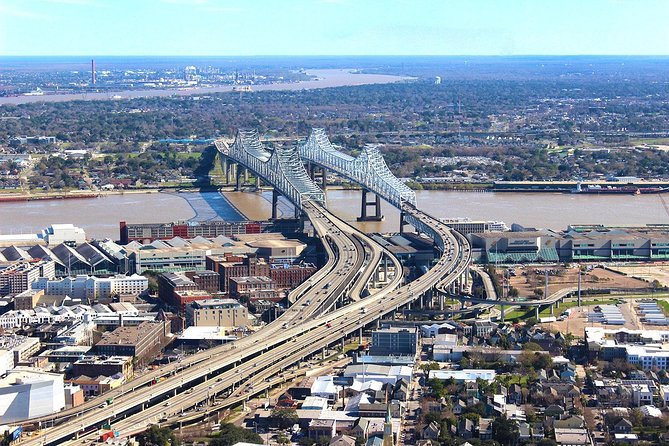 New Orleans City and Swamp Helicopter Tour - What the private format changes