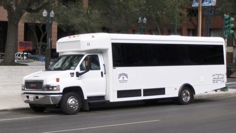 New Orleans: City & Cemetery Tour by Air-Conditioned Minibus - Jackson Square, St. Louis Cathedral, and The Cabildo