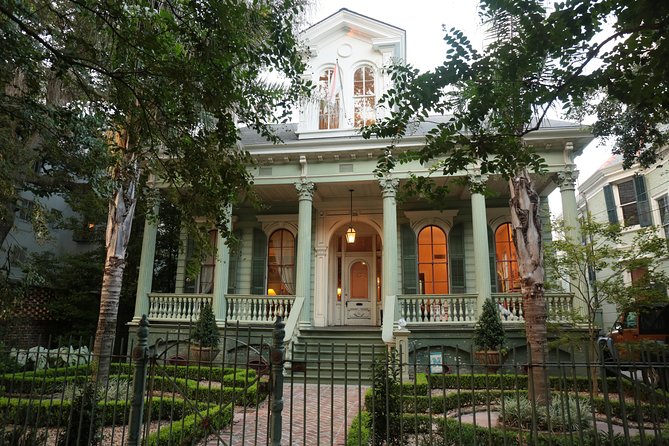 New Orleans City Sightseeing Hop-On Hop-Off Bus Tour - Stops 16 to 18: Mardi Gras World, the Arts District, and the river