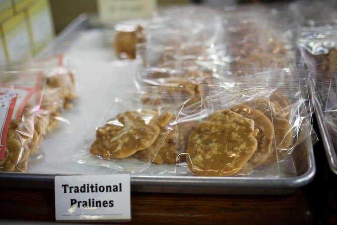 New Orleans Cocktail and Food History Tour - Food restrictions and group size