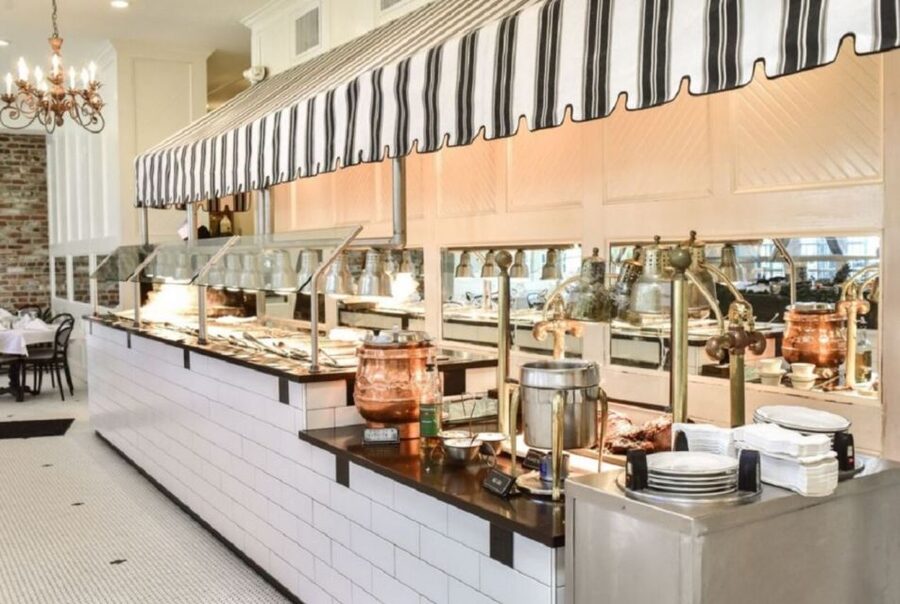 New Orleans: 'Court of Two Sisters' Jazz Brunch Buffet - Jazz that adds atmosphere, not a full concert