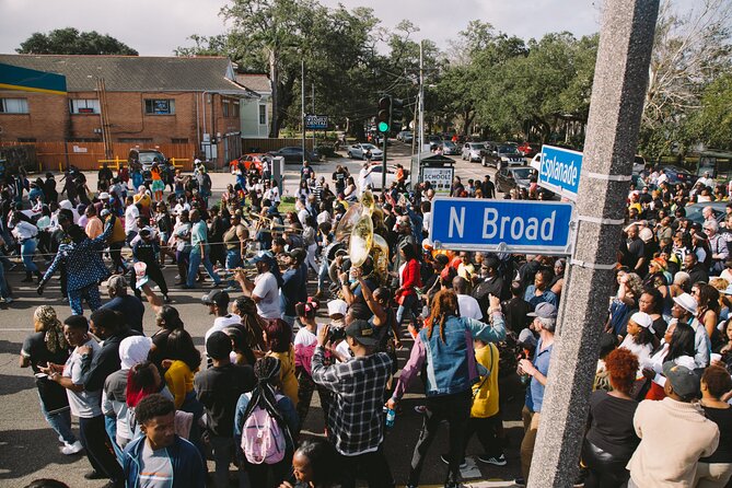 New Orleans Culture Second Line Tour in NOLA - The guide, the group, and the sound problem