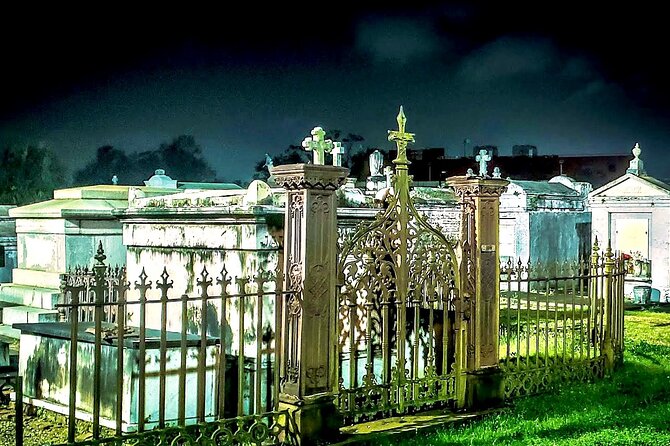 New Orleans: Dead of Night Ghosts and Cemetery Bus Tour - Is $45 a Fair Price?
