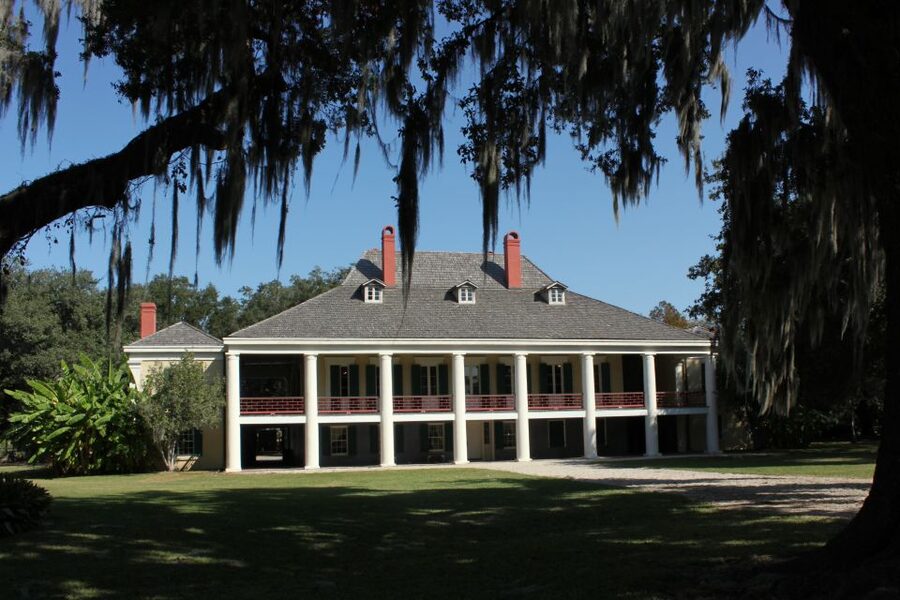 New Orleans: Destrehan Plantation, Houmas House & Lunch - Lunch inside the Sugar Palace
