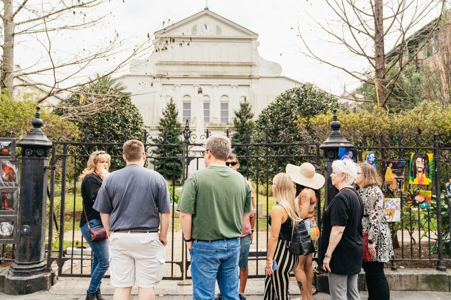 New Orleans: French Quarter Food Tour with Tastings - Six stops, from oysters to pralines