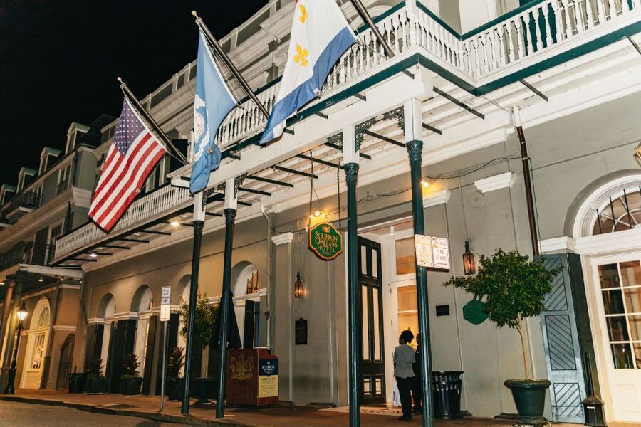 New Orleans: French Quarter Ghost Tour with Interior Visit - What the guides do best