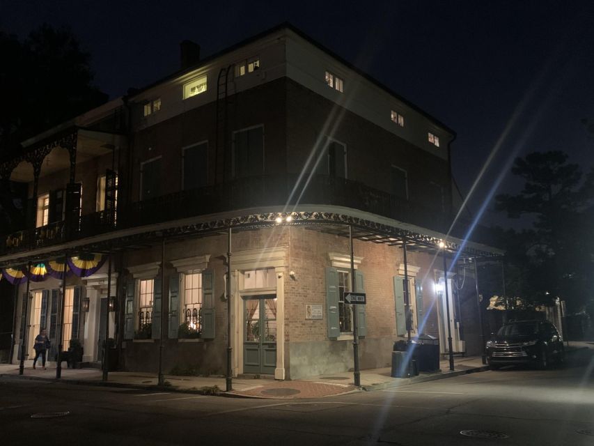 New Orleans: French Quarter Ghosts and True Crime Tour - Meeting under the streetlight at 721 St. Philip Street
