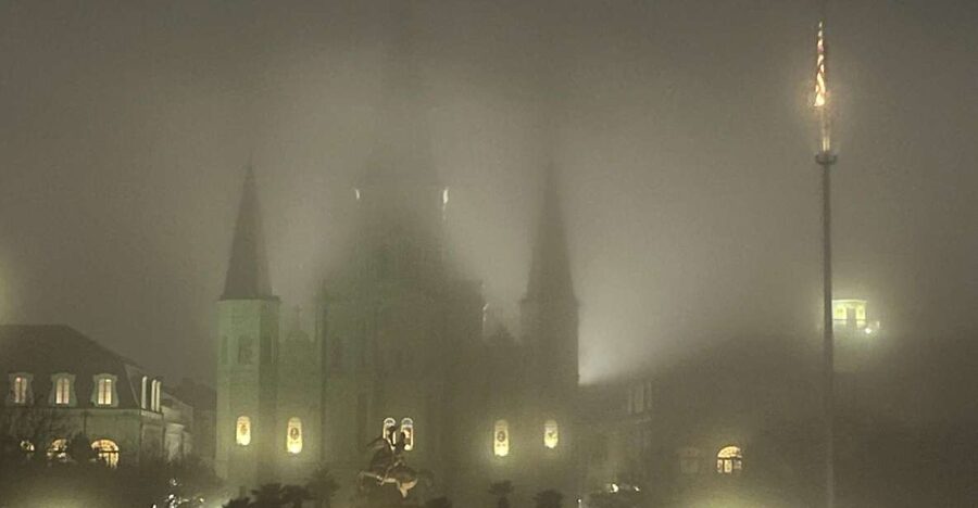 New Orleans: French Quarter Ghosts and True Crime Tour - Small groups and the value of the guide
