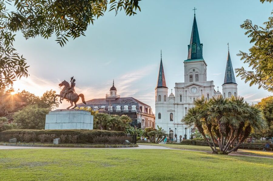 New Orleans: French Quarter Photo Shoot and Walking Tour - Key points at a glance