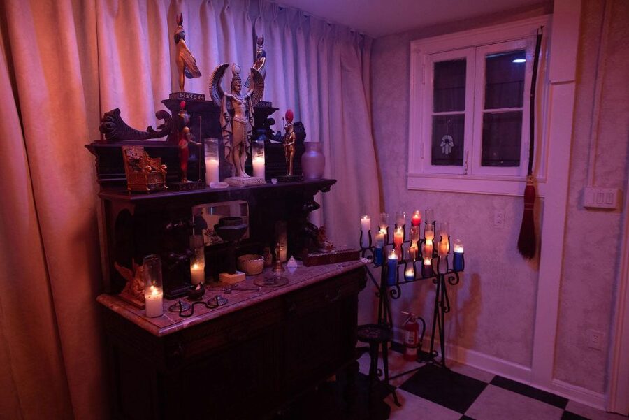 New Orleans: French Quarter, Witches, Voodoo, & Ghost Tour - The LaLaurie Mansion and the story behind the legend