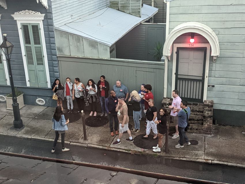 New Orleans: French Quarter, Witches, Voodoo, & Ghost Tour - Walking comfort, access, and practical planning