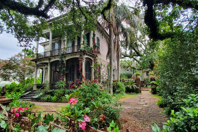 New Orleans Garden District and Cemetery Bike Tour - St. Joseph Cemetery and New Orleans burial customs