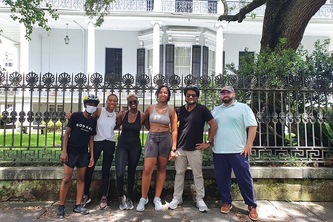 New Orleans Garden District and Cemetery Bike Tour - Guides who make the stories personal