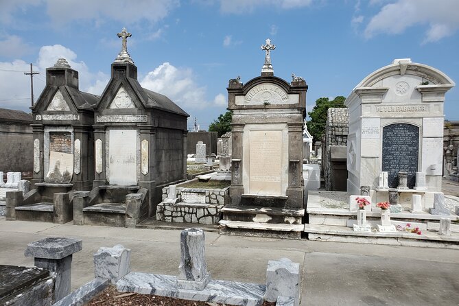 New Orleans Garden District and Cemetery Bike Tour - Meeting point, transport, and timing
