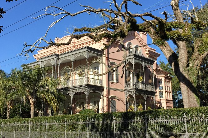 New Orleans Garden District Architecture Tour - Starting at Lafayette Cemetery No. 1