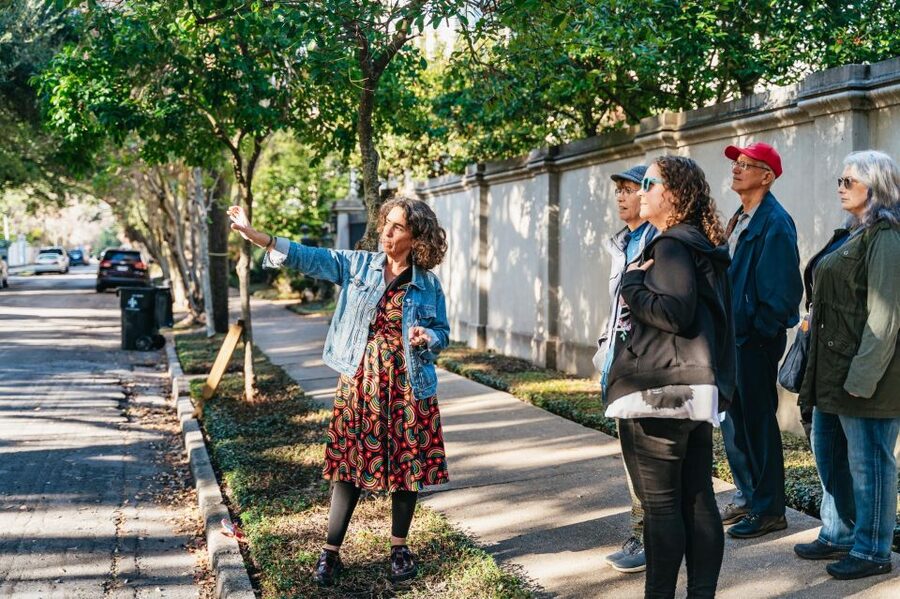 New Orleans: Garden District Guided Walking Tour - Reading the Garden District’s antebellum architecture