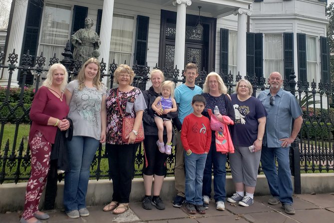 New Orleans Garden District History Walking Tour - From Cemetery Gates To Garden District Mansions
