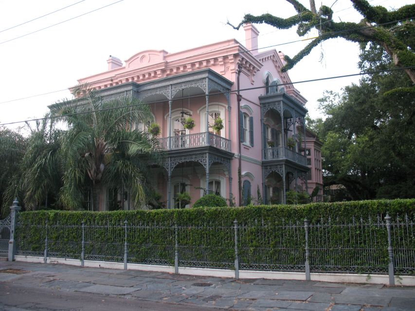 New Orleans: Garden District Walking Tour - Bosworth-Haus and Burnside Mansion