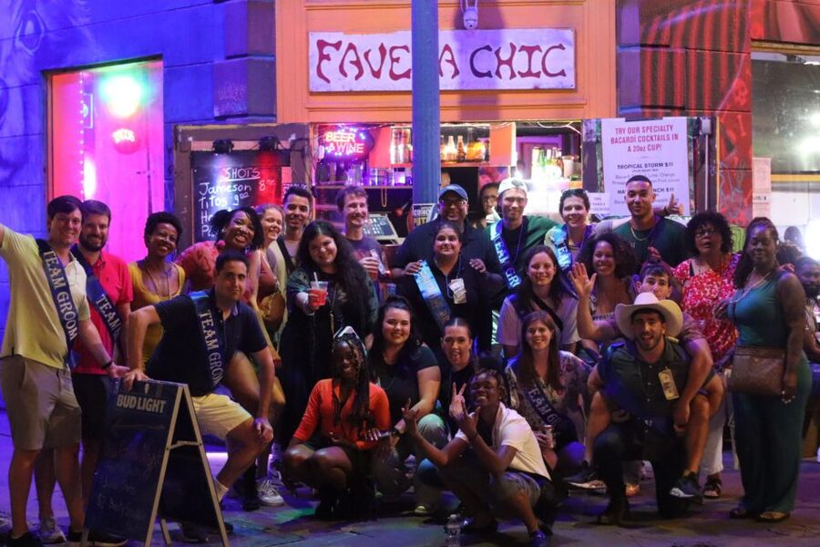 New Orleans: Ghost and Haunted Pub Crawl Tour with Free Shot - Heat, walking, and the right pace
