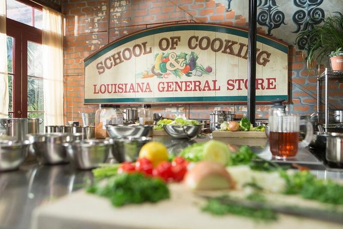 New Orleans Hands-On Cooking Class with Meal - A full meal with local drinks