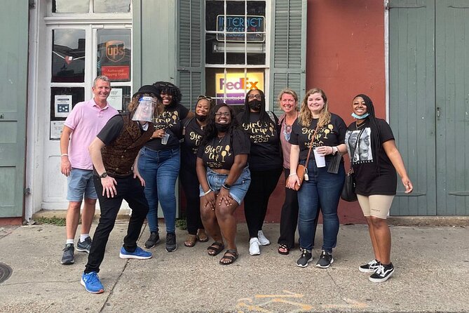 New Orleans Happy Hour Ghost Walking Tour Pub Crawl - Harry’s Corner and famous names in a haunted bar